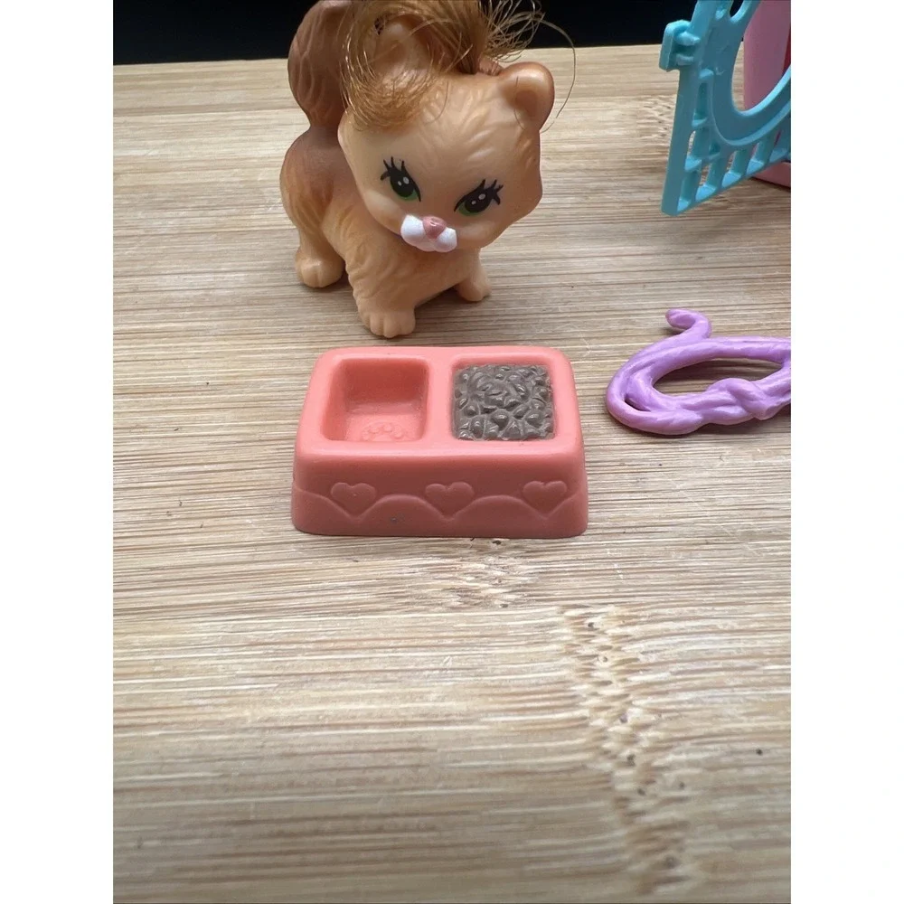 VTG Kenner 1993 LPS Littlest Pet Shop Playful Kitten w/Snuggling Crate COMPLETE